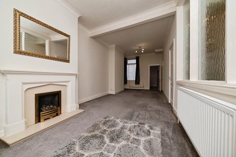 3 bedroom end of terrace house for sale, Queensgate Street, HULL