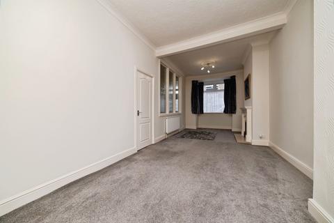 3 bedroom end of terrace house for sale, Queensgate Street, HULL