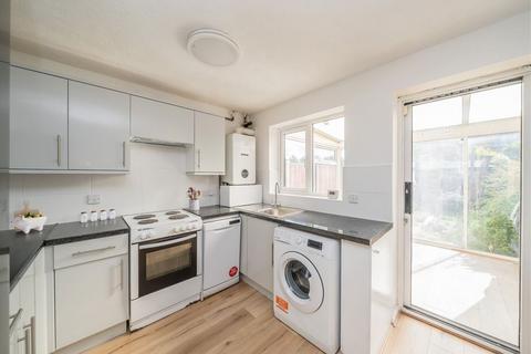 2 bedroom house to rent, Churchill Close, Feltham TW14