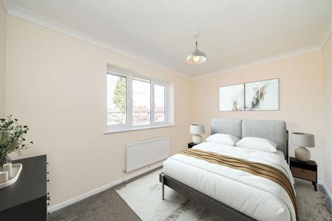2 bedroom house to rent, Churchill Close, Feltham TW14