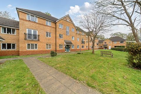 2 bedroom flat for sale, Woodlands Close, Guildford, GU1