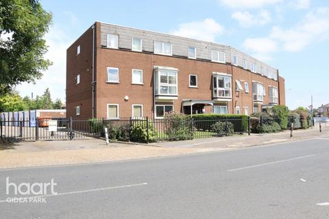2 bedroom apartment for sale, Station Road, Gidea Park