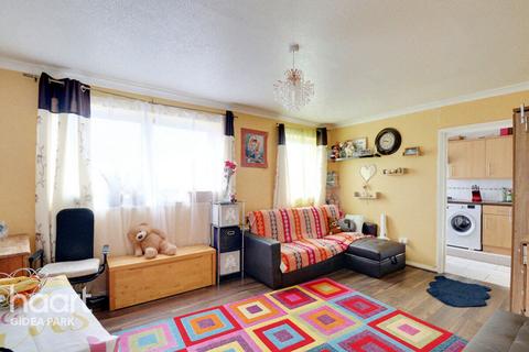 2 bedroom apartment for sale, Station Road, Gidea Park