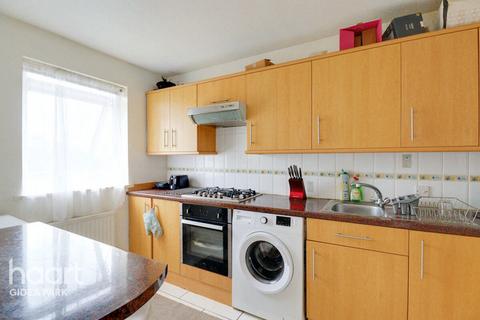 2 bedroom apartment for sale, Station Road, Gidea Park