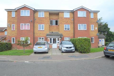 1 bedroom in a house share to rent, Coopers Close, Dagenham