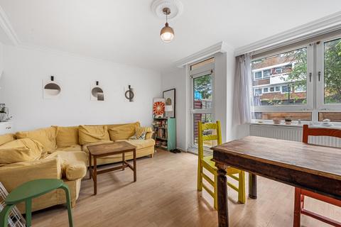 3 bedroom maisonette for sale, Pownall Road, London, E8
