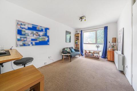 Bollo Bridge Road, Acton, London, W3