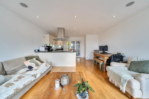 2 bedroom flat for sale, Lavender Hill, Battersea, London, SW11