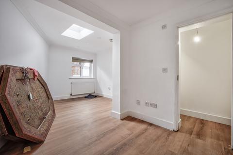 9 bedroom end of terrace house for sale, Horsenden Lane South, Greenford, UB6