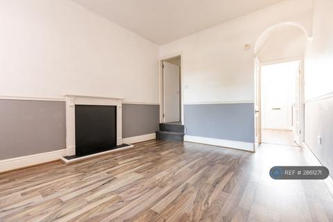 3 bedroom end of terrace house to rent, Vicarage Road, Halesowen, B62