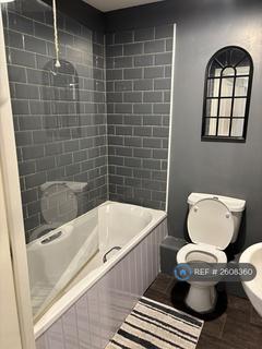 2 bedroom flat to rent, Main St, Glasgow, G40