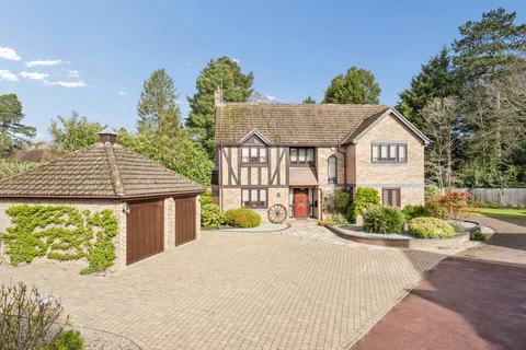 5 bedroom detached house for sale, Hammond End, Farnham Common