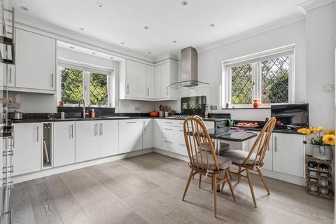 5 bedroom detached house for sale, Hammond End, Farnham Common