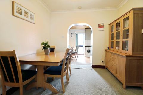4 bedroom terraced house for sale, Warren Road, Ilford IG6