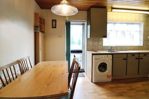 4 bedroom terraced house for sale, Warren Road, Ilford IG6
