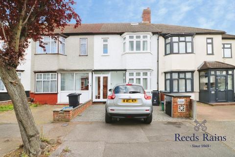 Warren Road, Ilford IG6