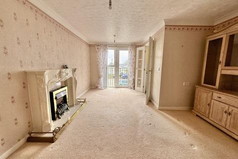 1 bedroom apartment for sale, Ridgeway, Plymouth Age restricted property in a fantastic location