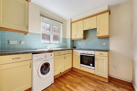 2 bedroom flat for sale, 2 bedroom Ground Floor Flat in Chichester