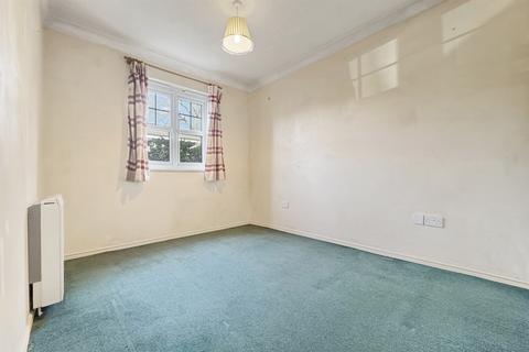 2 bedroom flat for sale, 2 bedroom Ground Floor Flat in Chichester