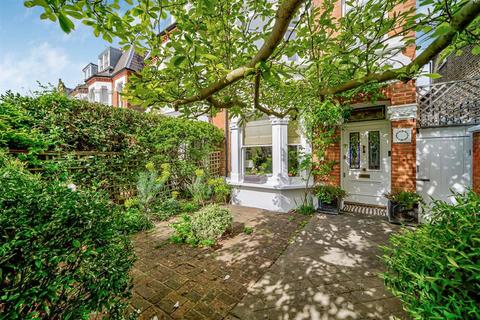 undefined, Beverley Road, London SW13