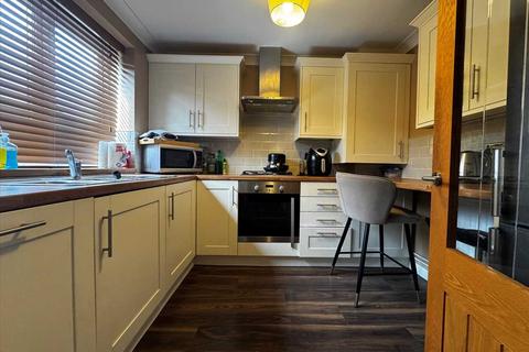 2 bedroom end of terrace house to rent, Tempest Way, Rainham, RAINHAM
