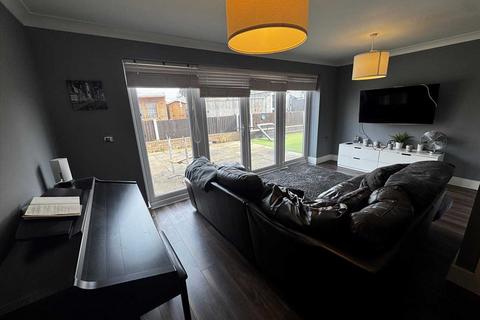 2 bedroom end of terrace house to rent, Tempest Way, Rainham, RAINHAM
