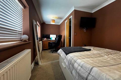 2 bedroom end of terrace house to rent, Tempest Way, Rainham, RAINHAM