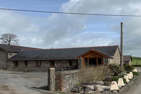 2 bedroom barn conversion to rent, Carmarthen, ,