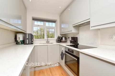 2 bedroom maisonette for sale, West Hill, Epsom KT19