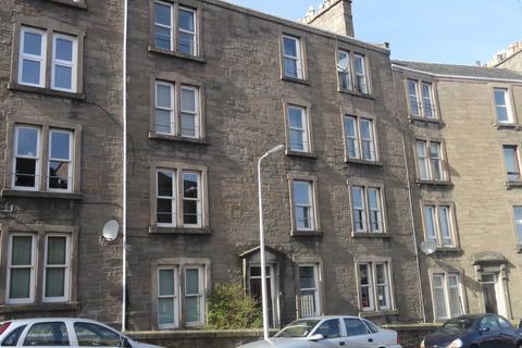 1 bedroom flat to rent, 22 3/2 Forest Park Road, ,