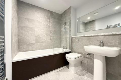 1 bedroom flat for sale, Castle Street, Town Centre, Luton, Bedfordshire, LU1 3GJ