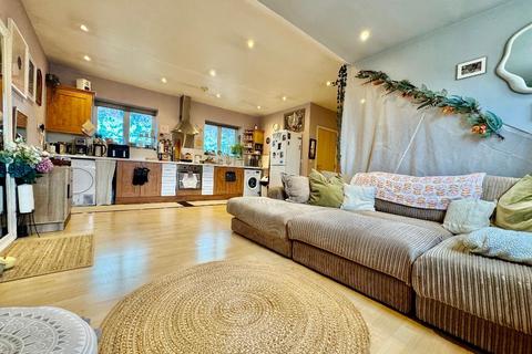1 bedroom apartment for sale, Auction House, Town Centre, Luton, Bedfordshire, LU1 2JQ
