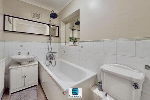 3 bedroom terraced house for sale, Tysea Hill, Stapleford Abbotts, RM4