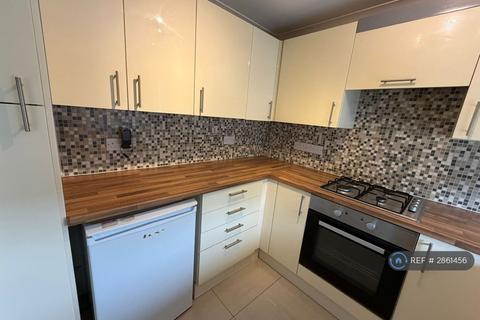 1 bedroom maisonette to rent, Harlech Avenue, Caversham, Reading, RG4