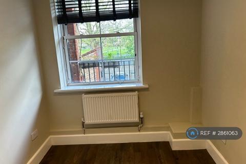 3 bedroom flat to rent, Vauban Estate, London, SE16