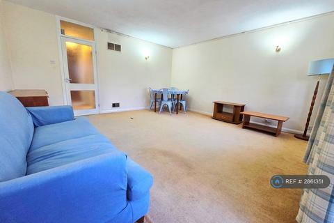 2 bedroom maisonette to rent, Elm Hatch, Pinner, HA5