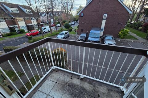 2 bedroom maisonette to rent, Elm Hatch, Pinner, HA5