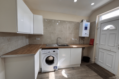 3 bedroom terraced house to rent, Evington Road, Leicester LE2
