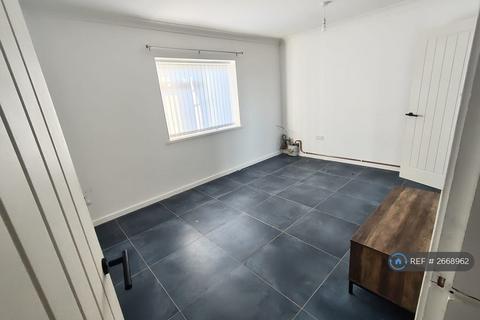 2 bedroom semi-detached house to rent, Gwynfor Road, Swansea, SA2