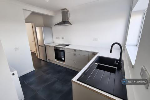 2 bedroom semi-detached house to rent, Gwynfor Road, Swansea, SA2