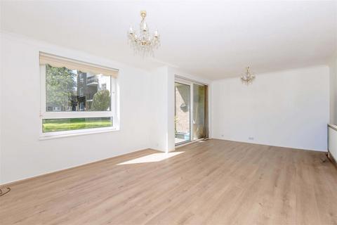 2 bedroom flat for sale, Pevensey Garden, Worthing