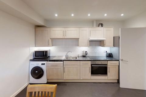 2 bed flat/apartment for rent in Epsom Road, Guildford, GU1