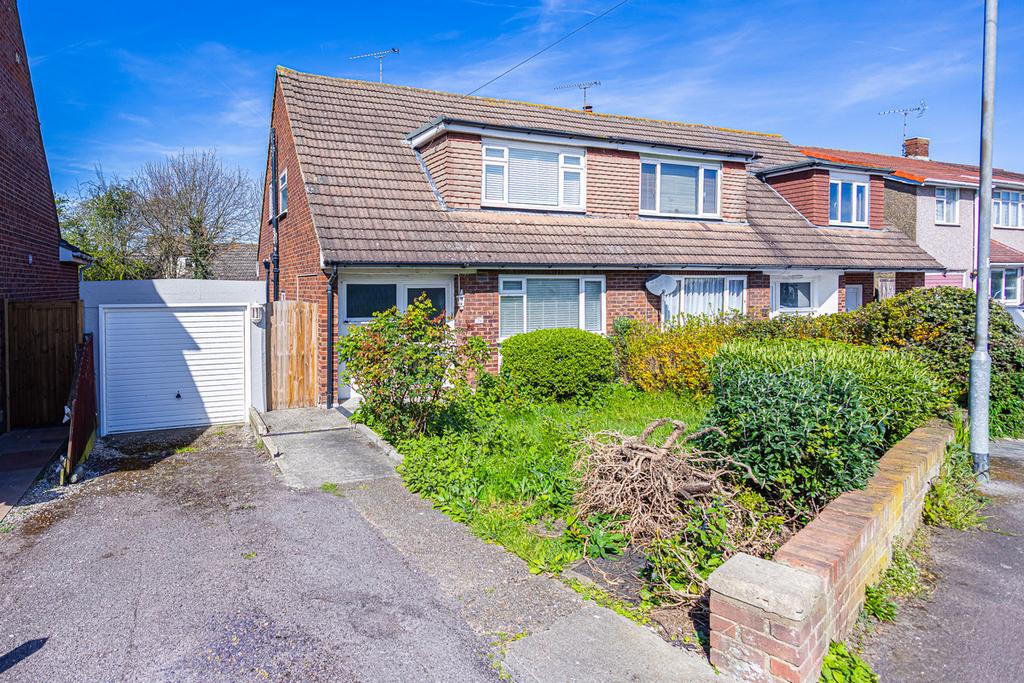 Exmouth Drive, Rayleigh, SS6 2 bed semi-detached house for sale - £350,000