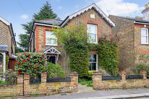 Field Lane, Teddington TW11