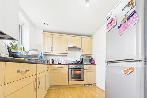 2 bedroom apartment to rent, Admiralty Close, Middlesex UB7