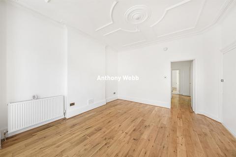 3 bedroom flat for sale, Belmont Avenue, London N13