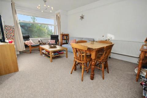 2 bedroom flat for sale, York Road, Guildford