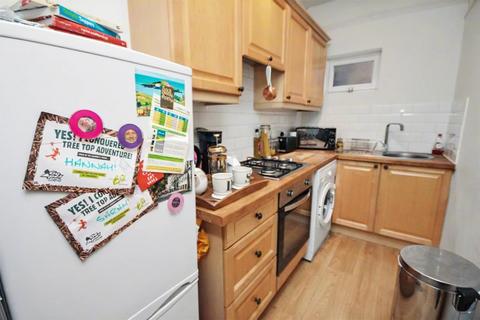 2 bedroom flat for sale, York Road, Guildford
