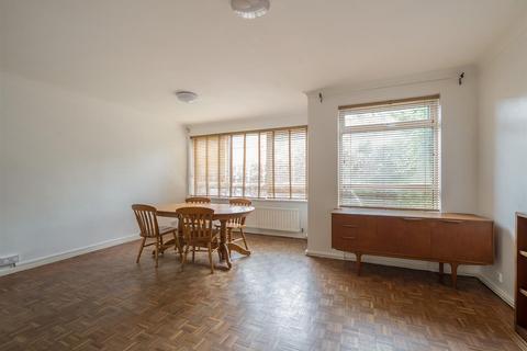 2 bedroom flat for sale, Gay Close, Willesden Green, London NW2