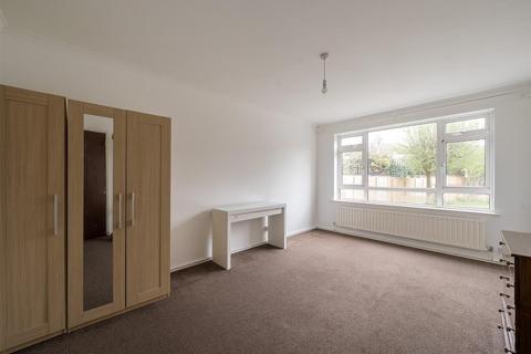 2 bedroom flat for sale, Gay Close, Willesden Green, London NW2